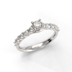 Taylor B – Solitario Pave En Oro 18K